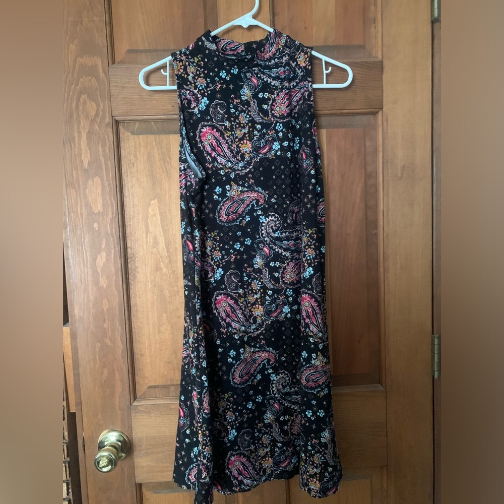 Mudd size Large. Super cute dress!